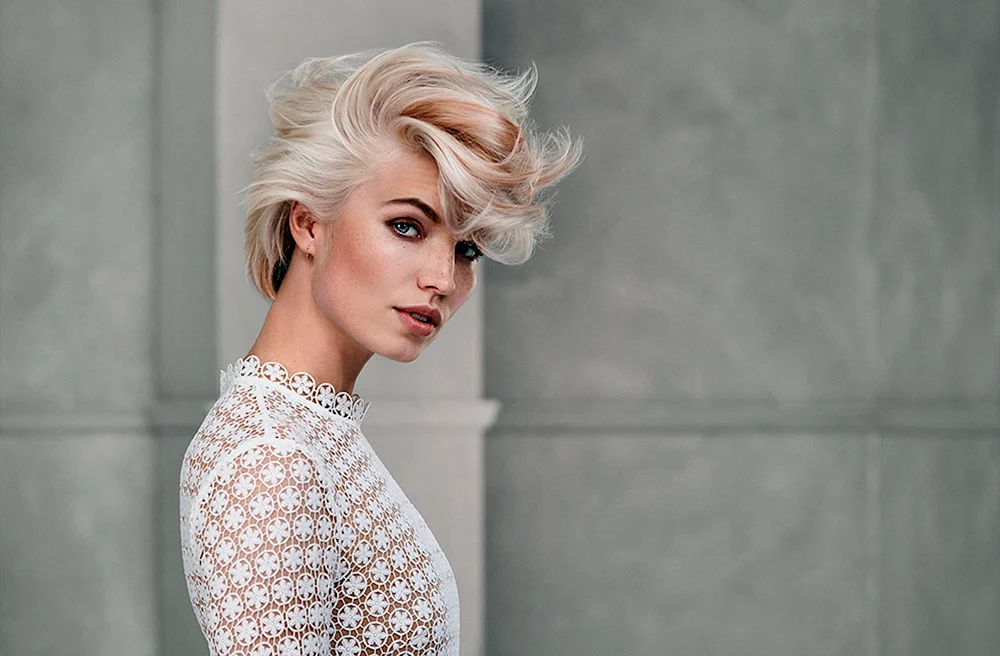 Stephanie Danielle aschblond