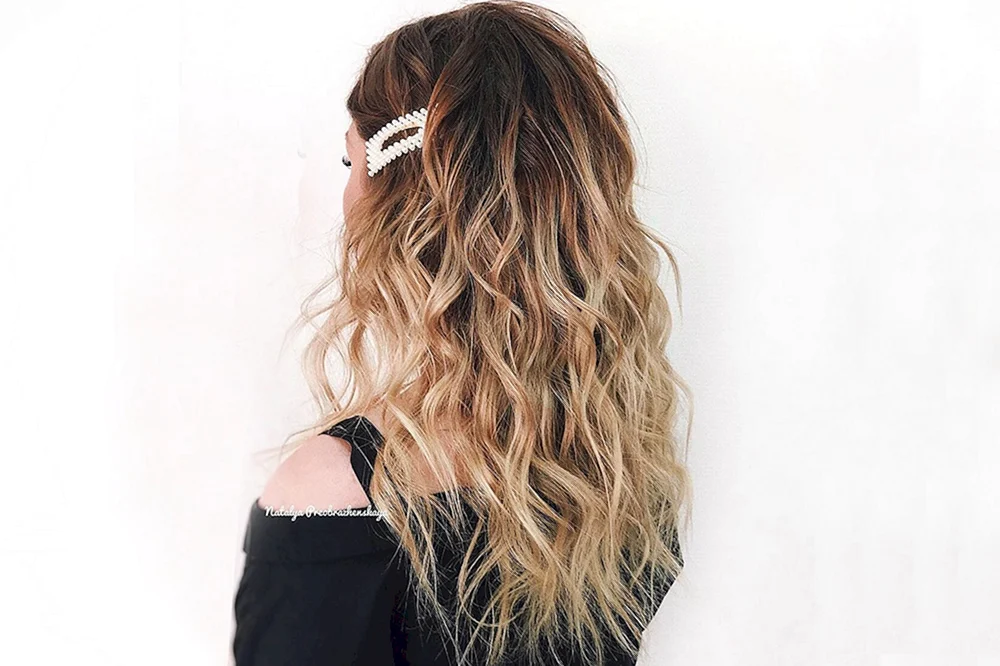 Long bob curls with a curling iron. Bob