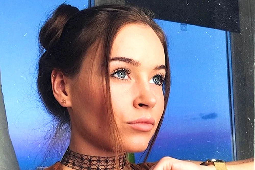 Polina Grentz heiß