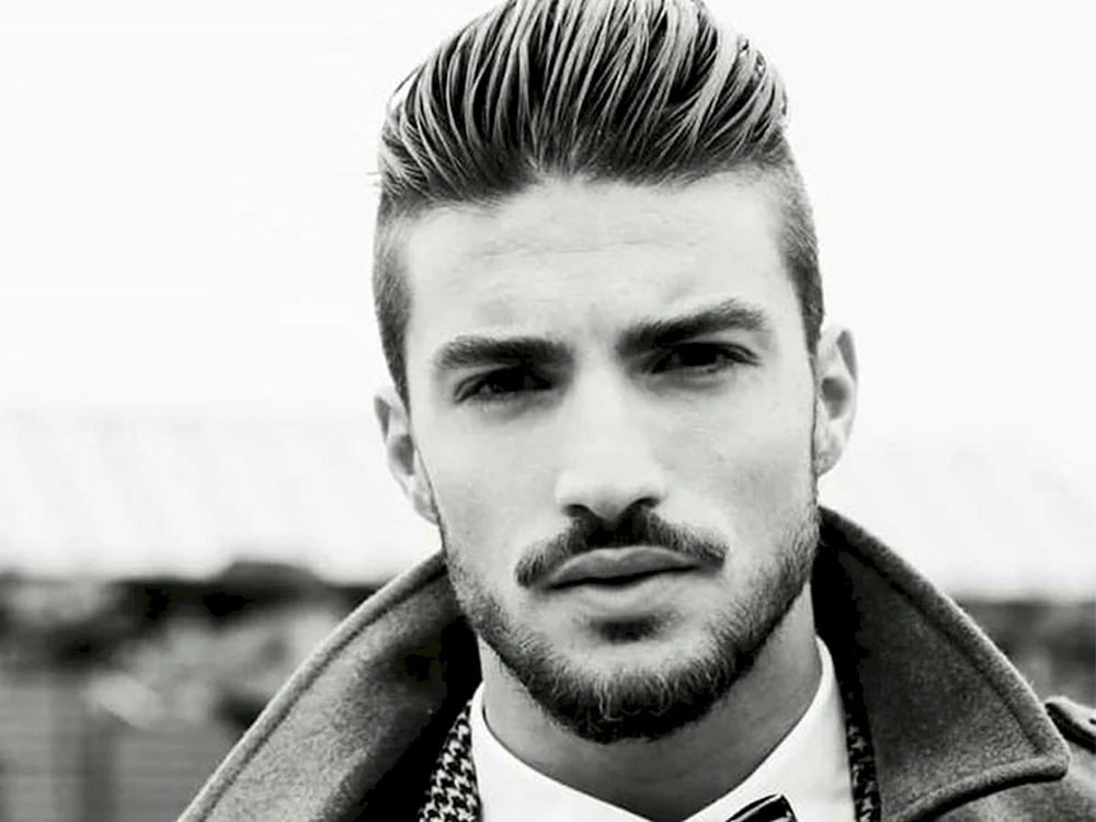 Pompadour Haarschnitt für Männer