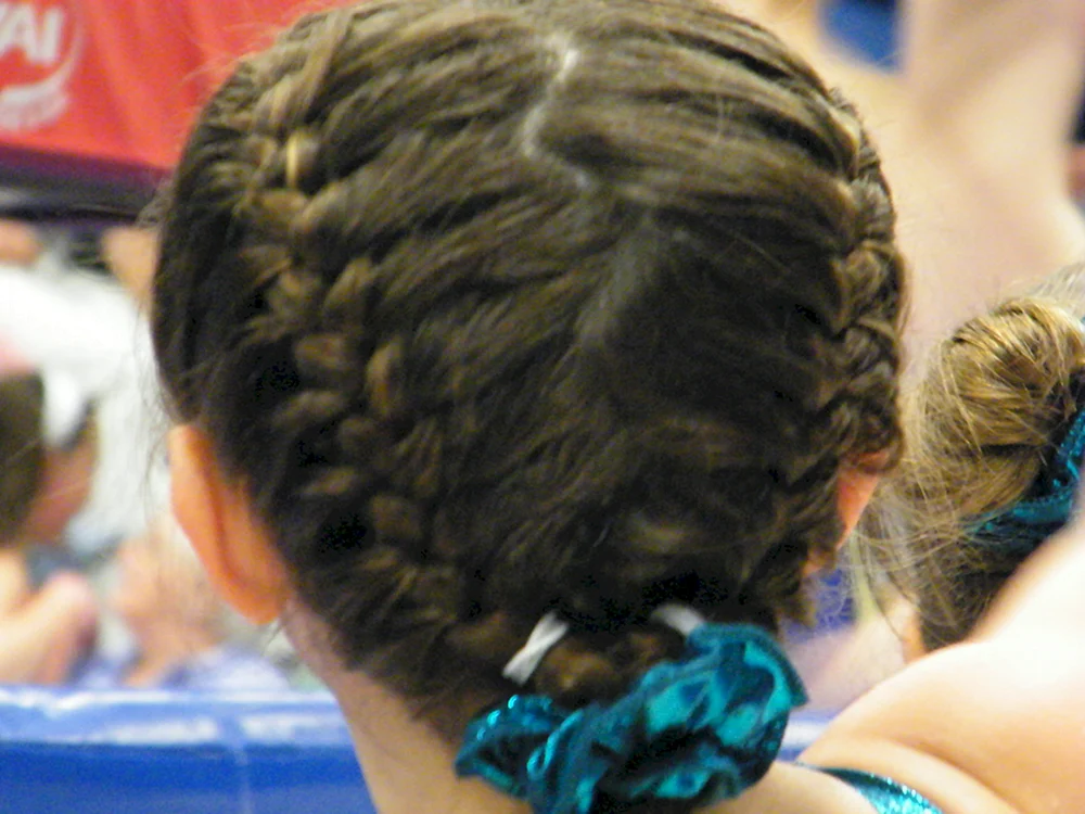 Gymnastikfrisuren für Gymnastinnen