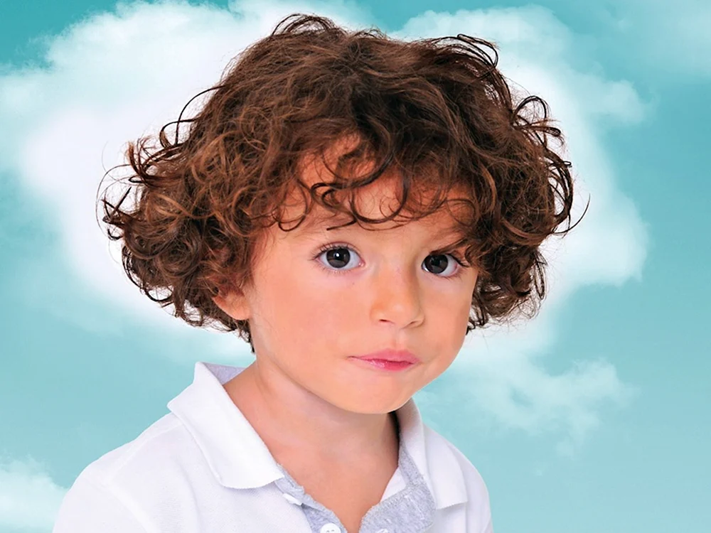 Mädchenfrisuren für Kindergartenabschluss