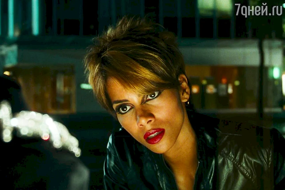 Holly Berry Frisur im Film Frau
