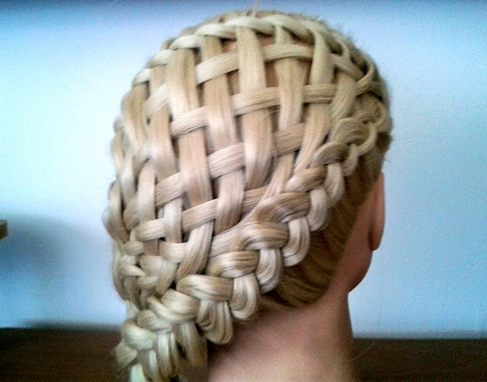Korbfrisuren für Mädchen mit langen Haaren Korb