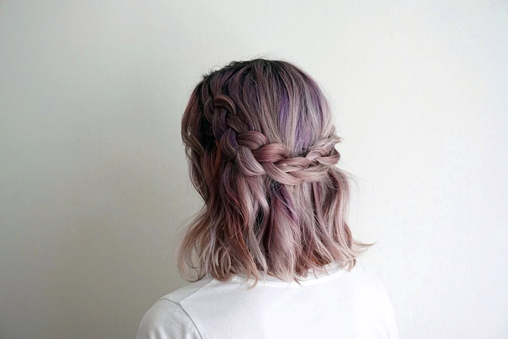 Kurzhaarfrisuren mit Schleife