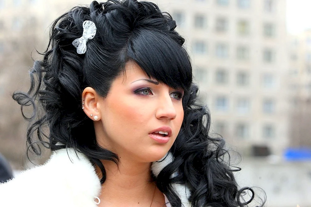 Mittleres Haar mit Pony