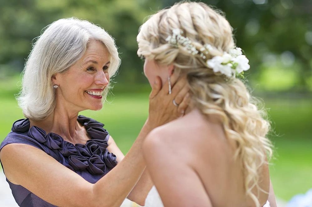 Hochzeitsfrisuren für die Mutter der Braut
