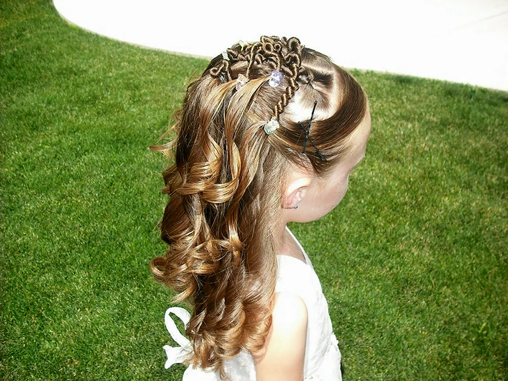 Mädchenfrisuren für den Kindergartenball