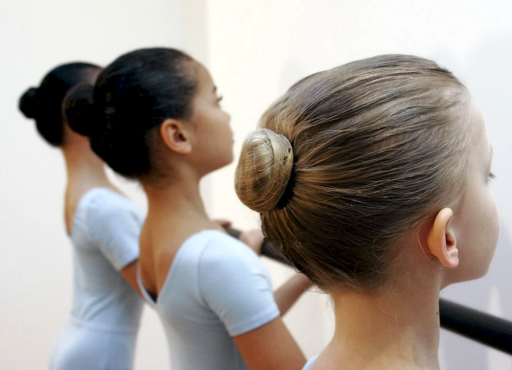 Bandana Frisuren Dutt für Mädchen