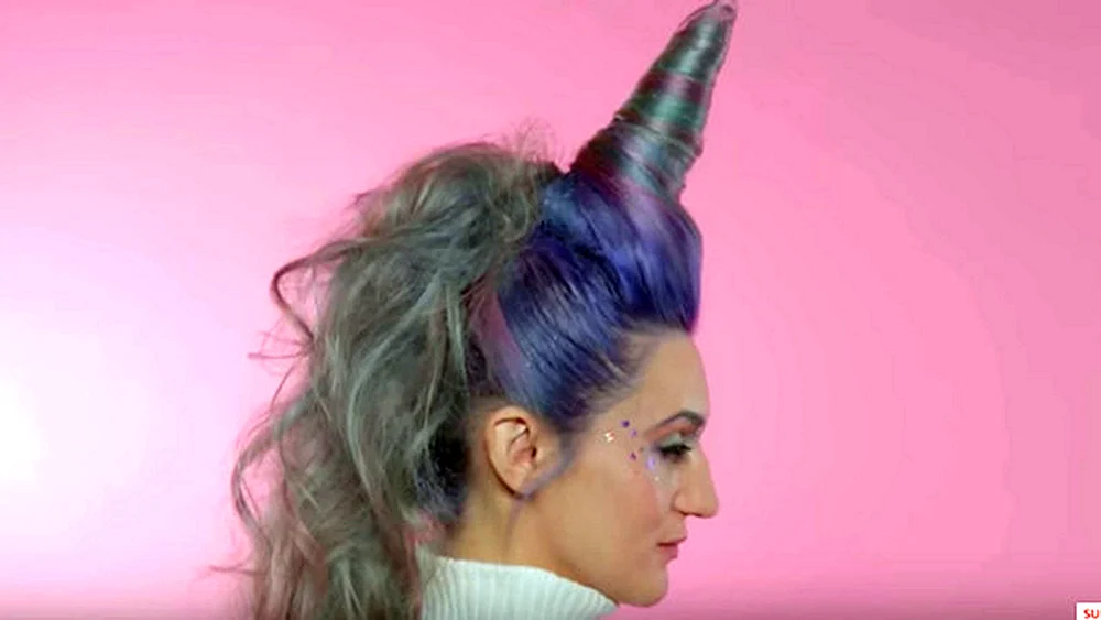 Einhornfrisur für Mädchen