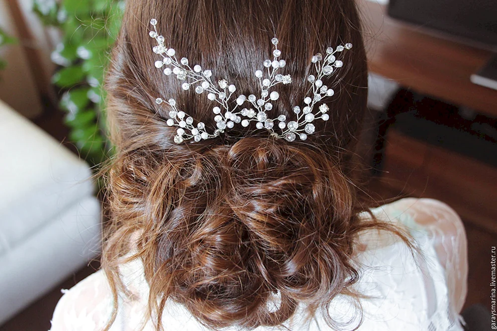 Mädchenfrisuren mit Krabbenhaar