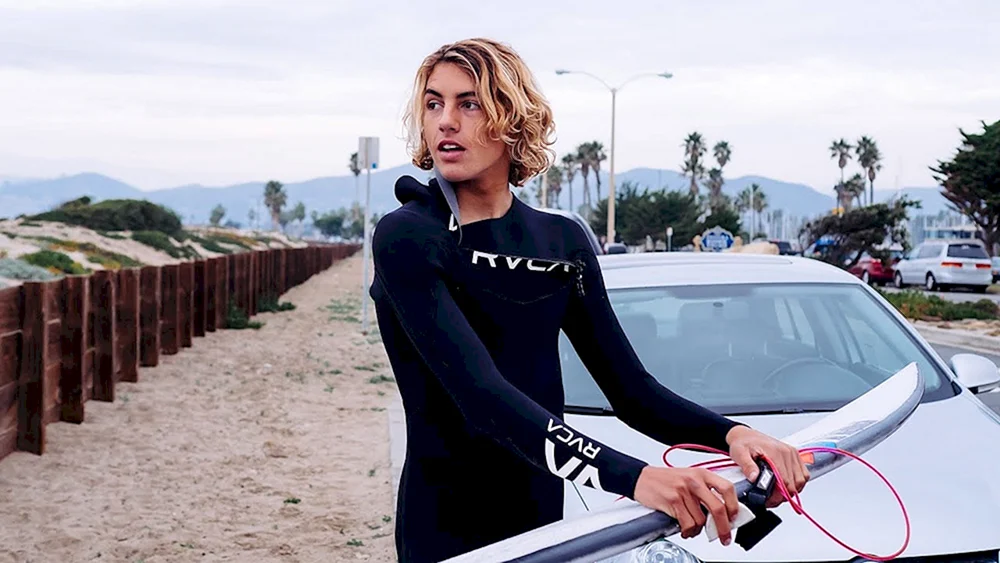 Maya Rudick Surfer Haarschnitt für Männer