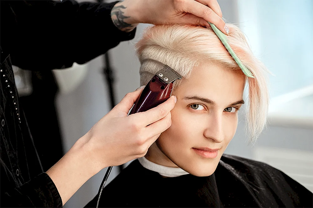 Pixie-Haarschnitt 2024 Damenfrisuren