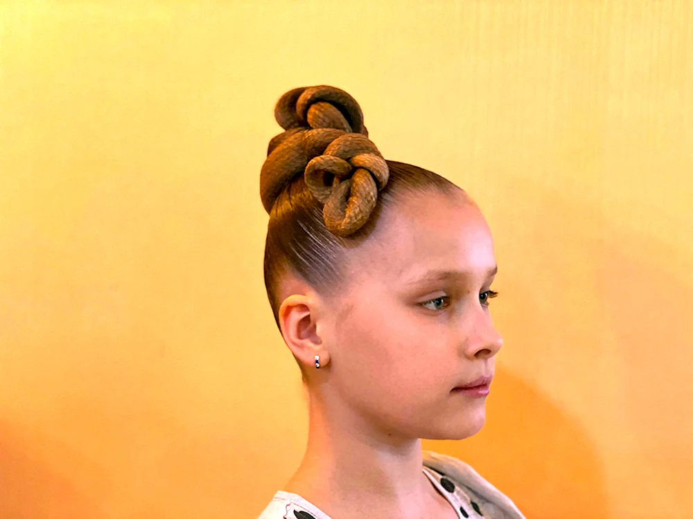 Frisuren für Gesellschaftstanz für Mädchen