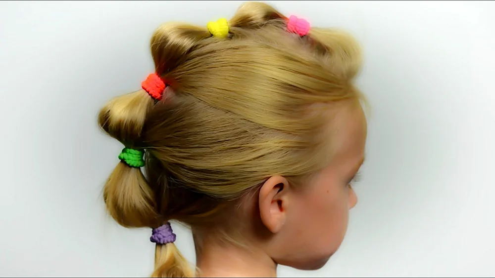 Mädchenfrisuren für die Kita für die Ferien