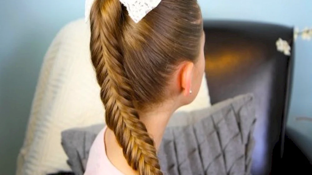 Modische Frisuren für den 1. September