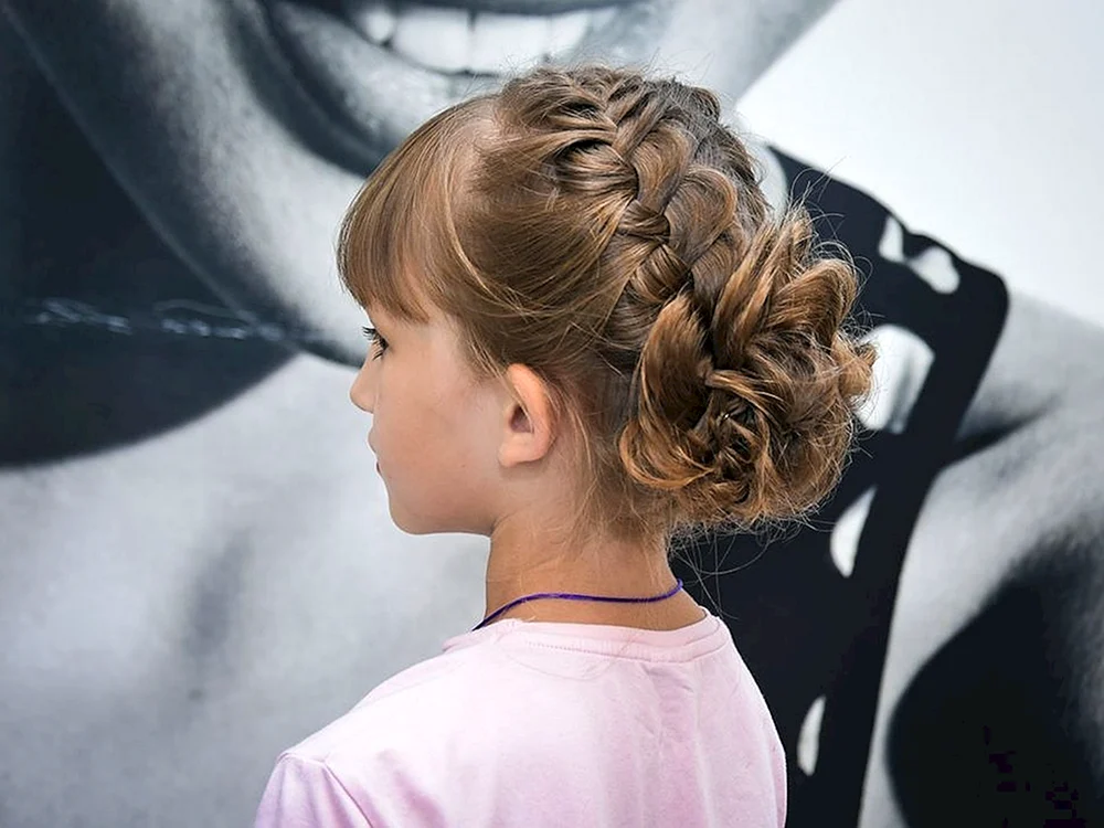 Mädchenfrisuren mit offenem Haar