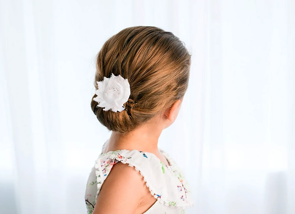 Kinderfrisuren mit Krone