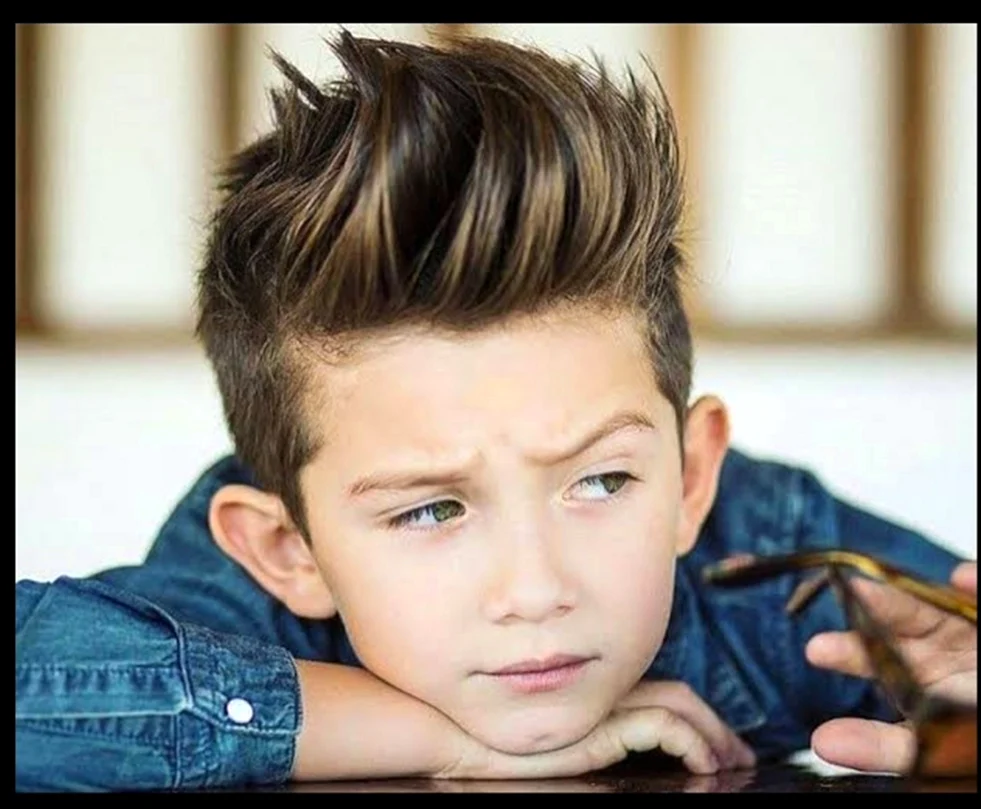 Jungen-Frisuren für Jungen. Jungen