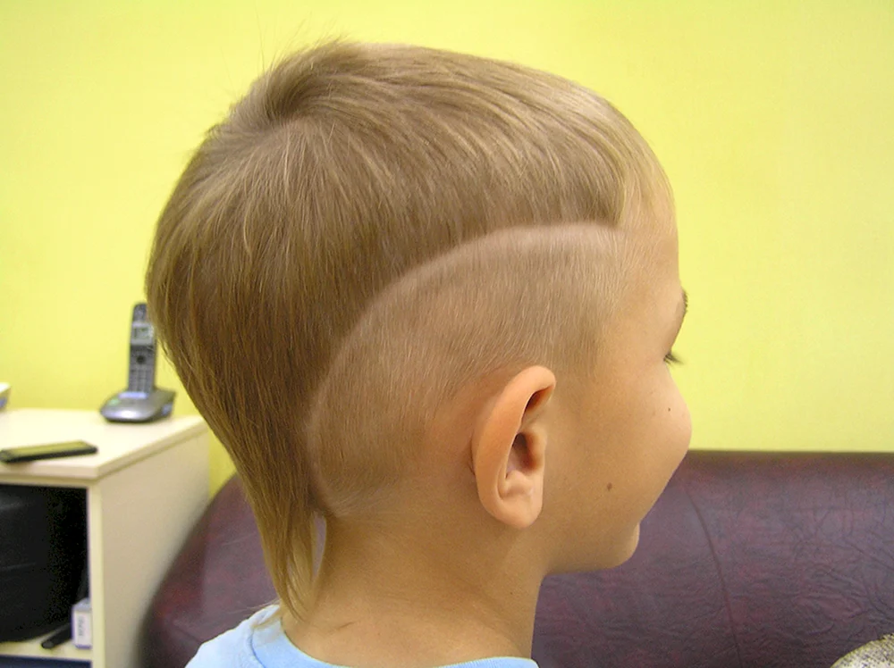 Rückenkammfrisuren im Nacken