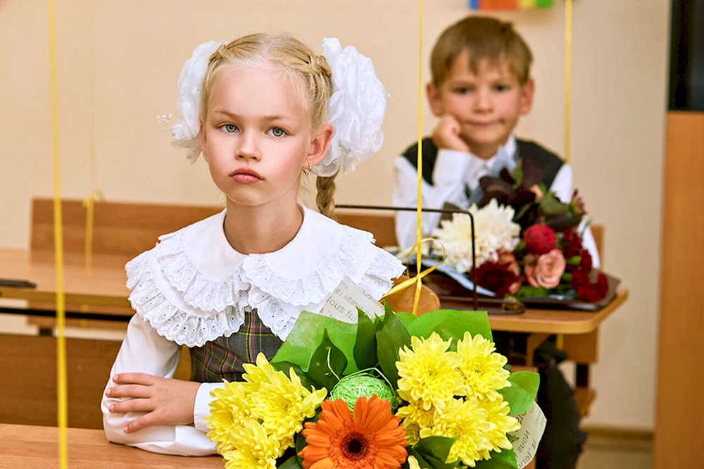 Frisur für eine Erstklässlerin für 1. September für ein Mädchen