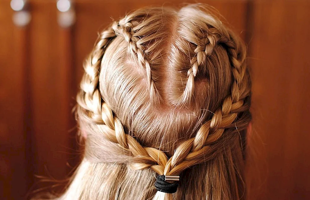 Schöne Frisuren für Mädchen