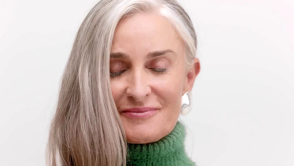 Frisuren auf grauem Haar nach 40 Frauen Foto