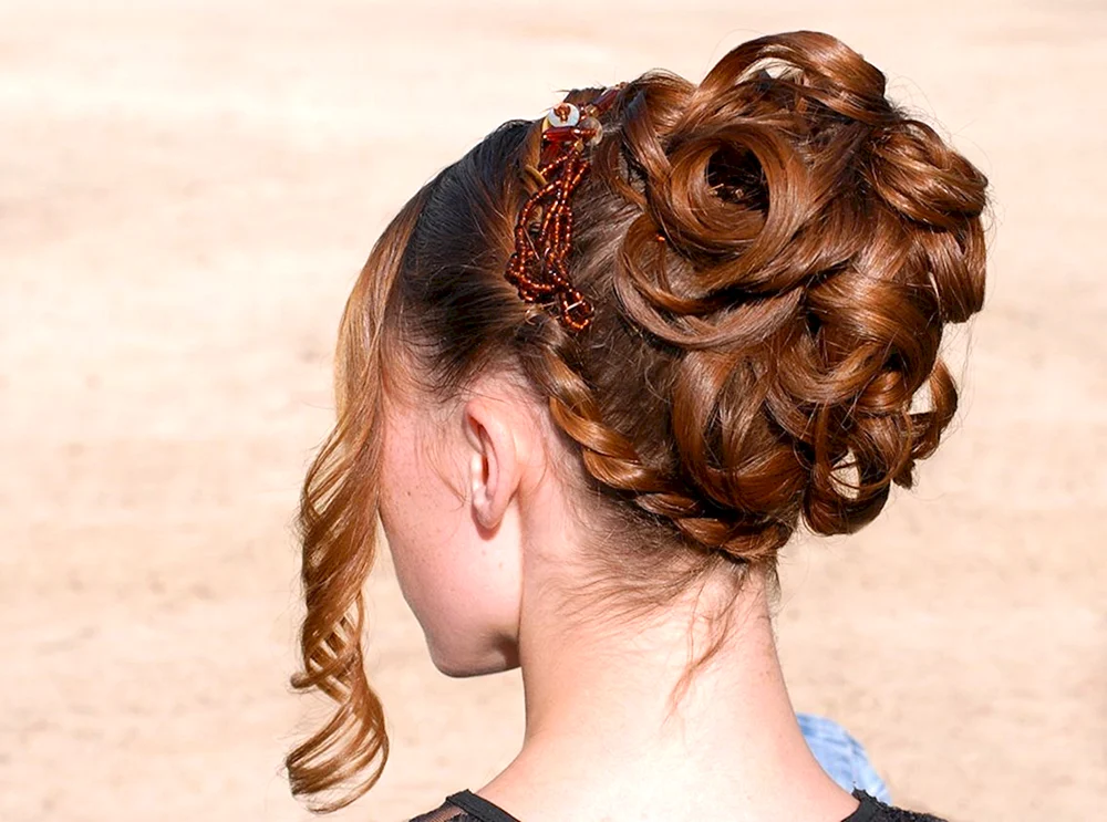 Abendfrisuren für Mädchen