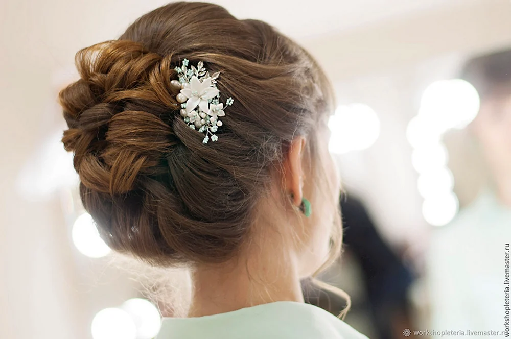 Hochzeitsfrisuren mit Kamm
