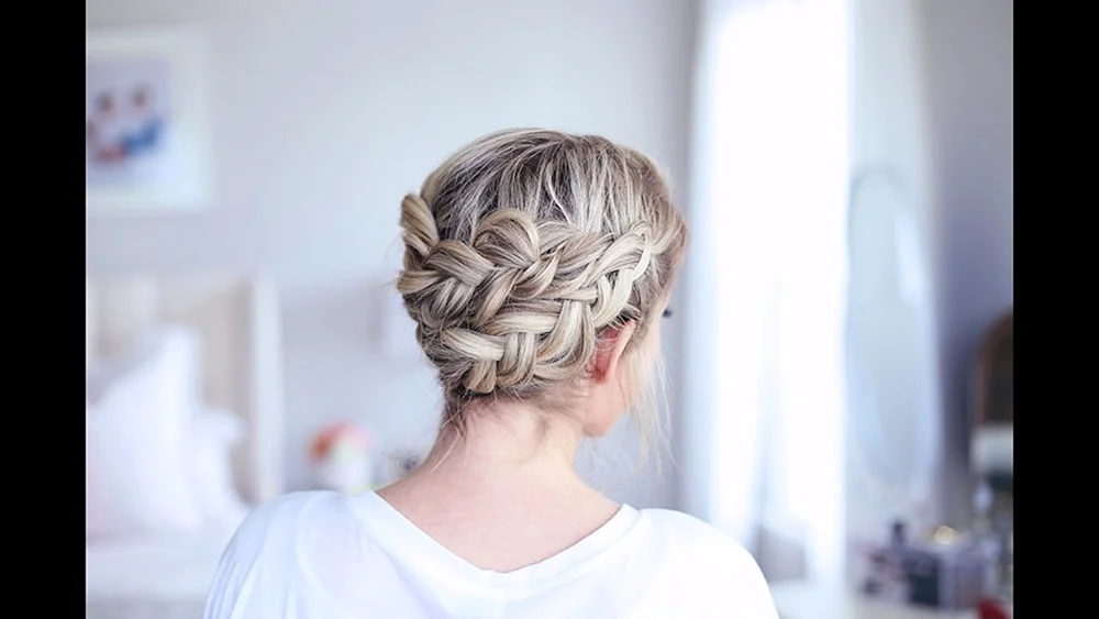 Flechtfrisuren für die Schule