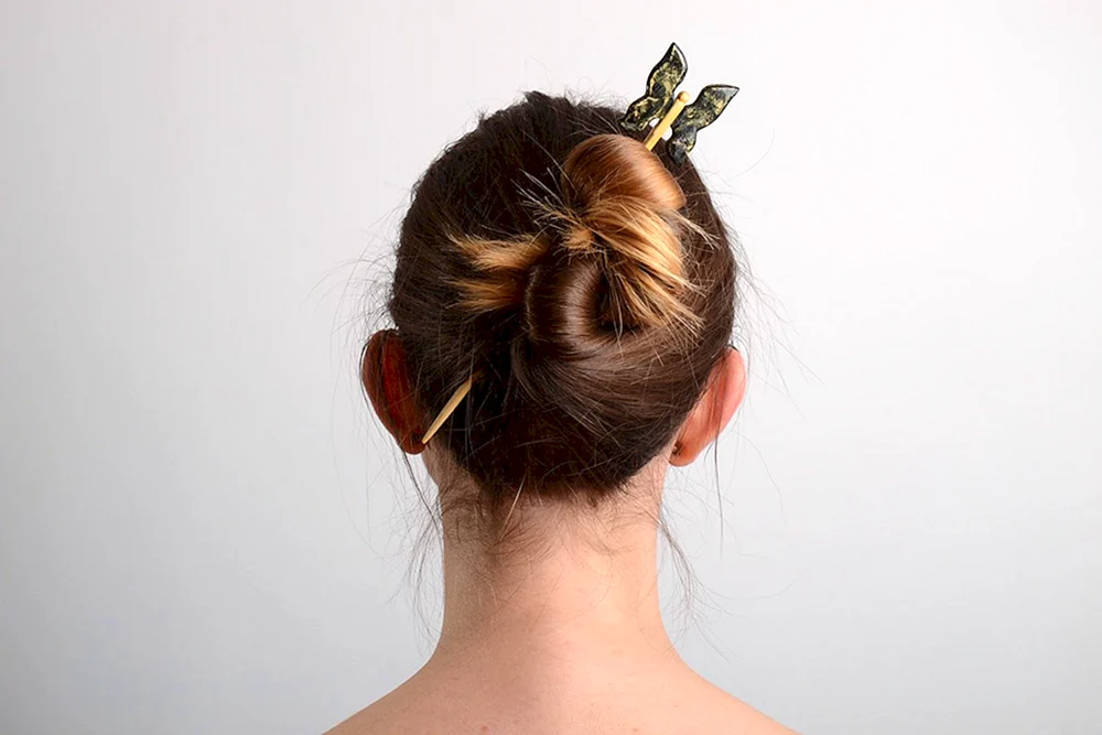 Haarschnitte mit Pins