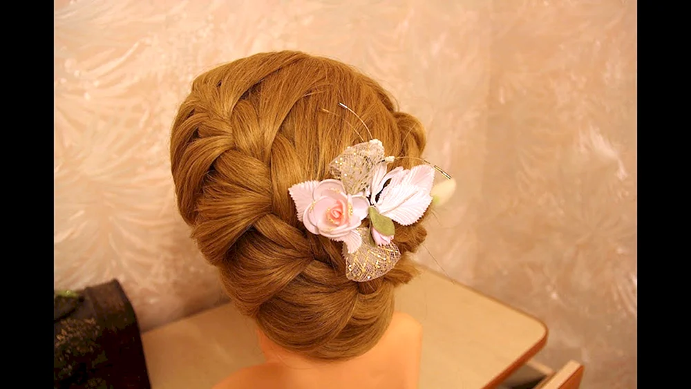Flechtfrisuren mit Zöpfen