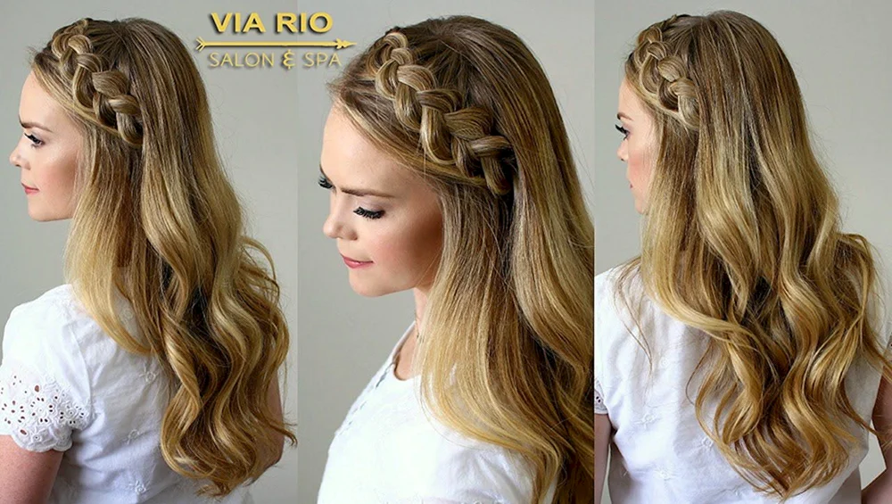 Griechische Malvenfrisuren mit offenem Haar