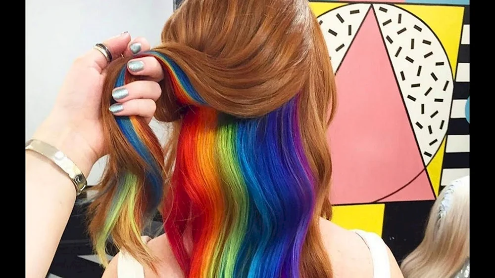 Farbige Strähnen im Haar