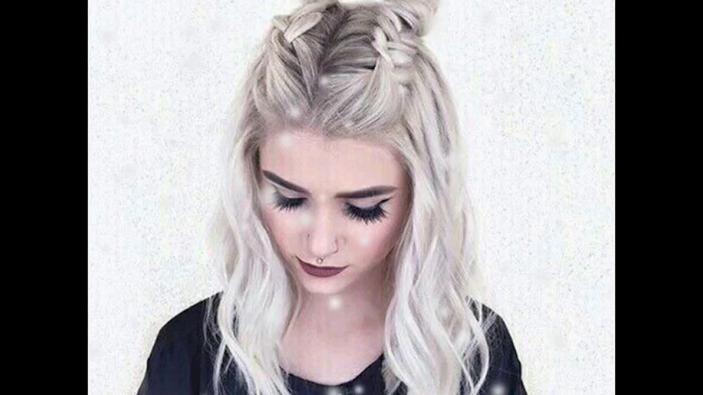 Hörner und lockere Frisuren