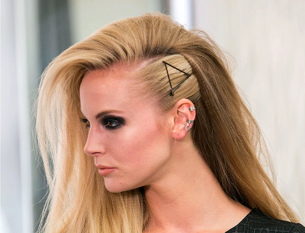 Glam-Punk-Frisuren
