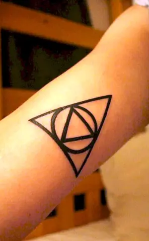 Einfache Hand Tattoos