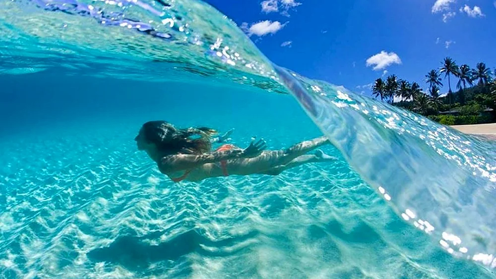 Mädchen unter Wasser
