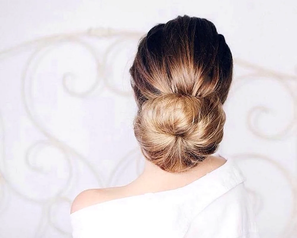 Dutt mit Bagel für lange Haare