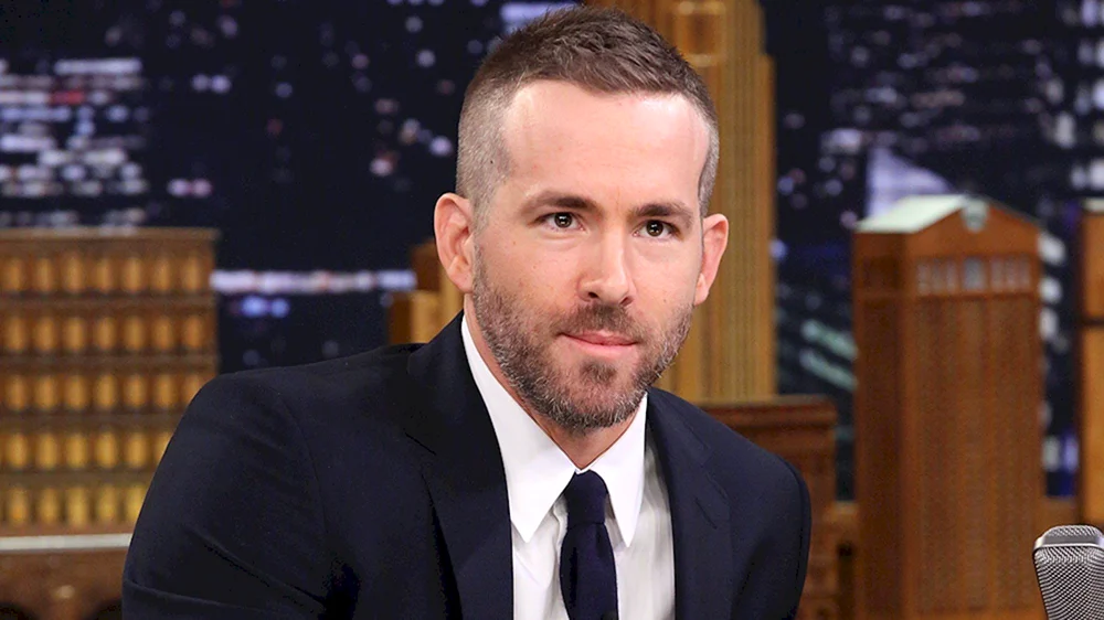 Ryan Reynolds Halbbox