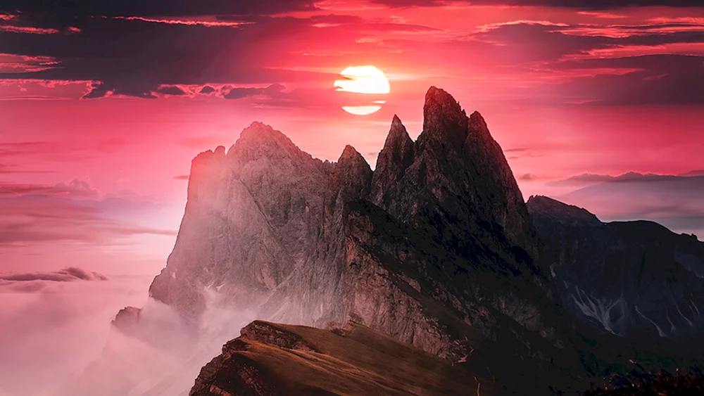 Sonnenuntergang in den Bergen