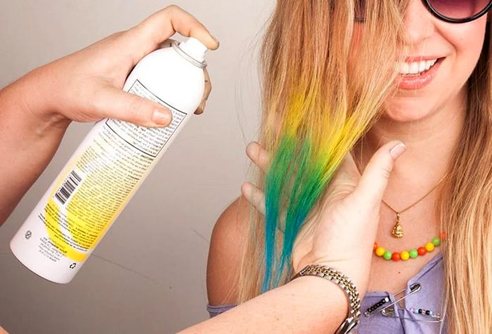 Versteckte Färbung für blondes Haar.