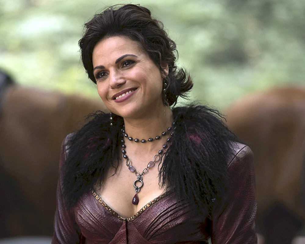 Lana Parria Regina