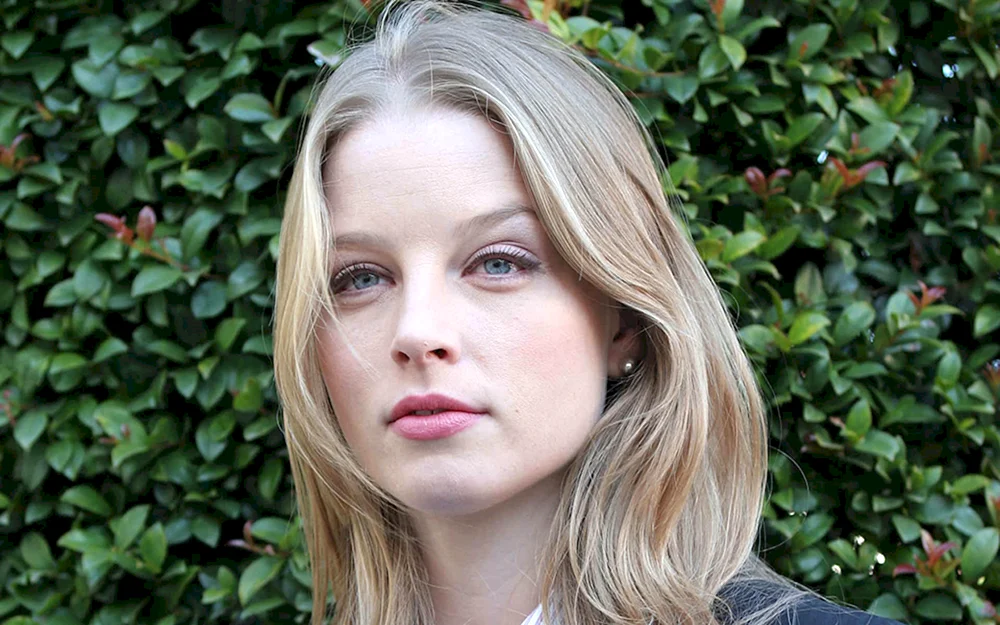 Rachel Emily Nichols