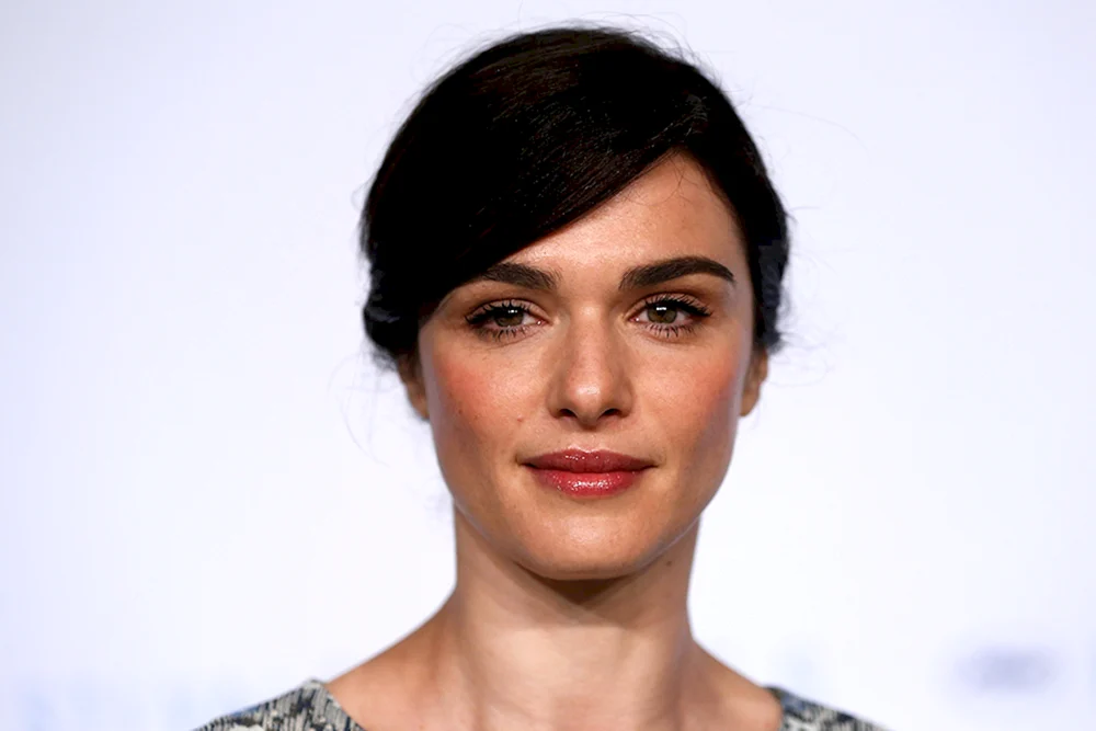 Rachel Weisz violodost