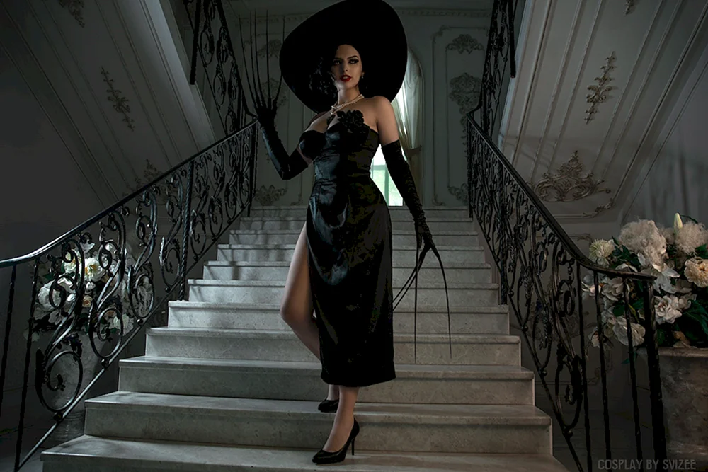 Resident Evil Village Lady Dimitrescu Cosplay
