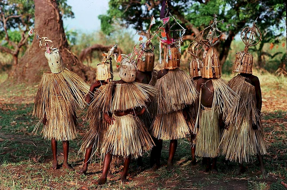 Rituelle afrikanische Initiations-Tänze