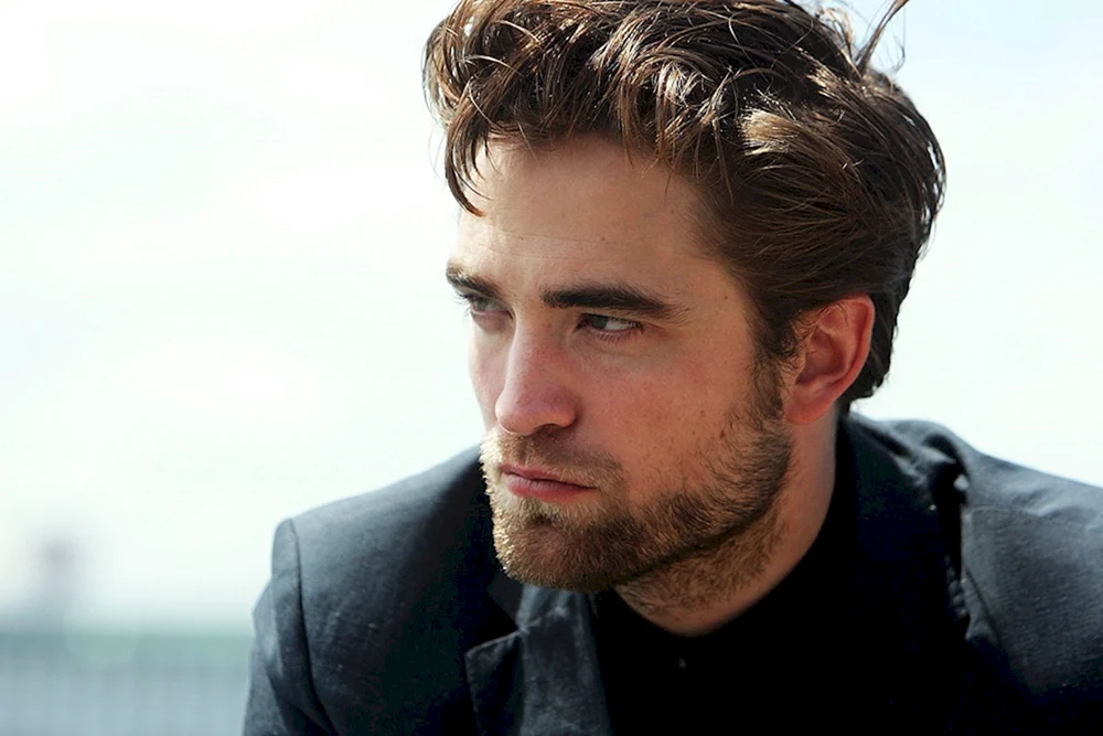 Robert Pattinson Dior 2022