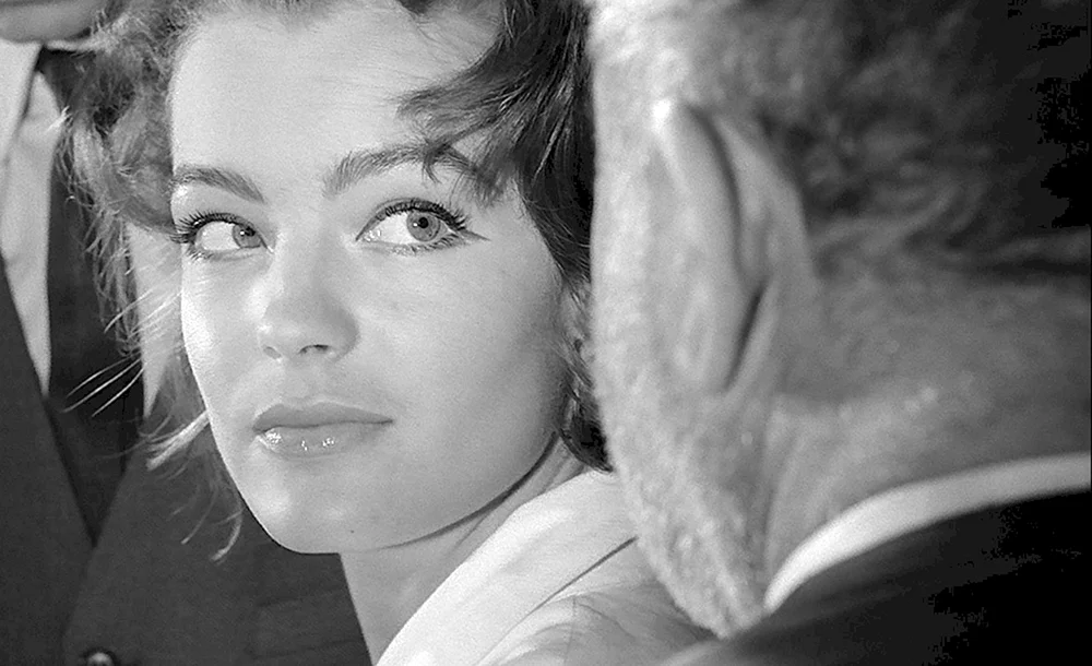 Romi Schneider in Chanel