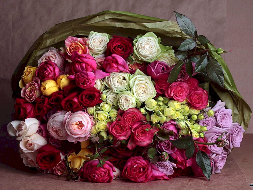 Schöner Blumenstrauß. Strauß